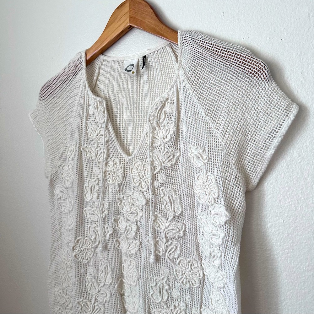 Anthro Akemi + Kin Loose Weave Mesh Floral Summer Top